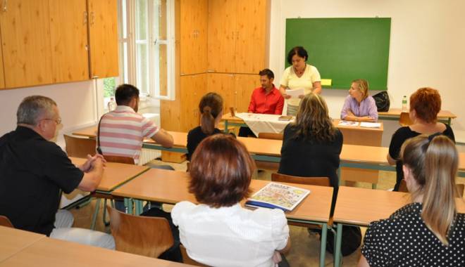 De ce trebuie mărite salariile și în educație - decetrebuiemarite-1440177979.jpg