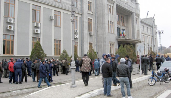 De ce vrea Ponta să vândă administrația portului Constanța (I) - decevreapontasavanda-1394553477.jpg