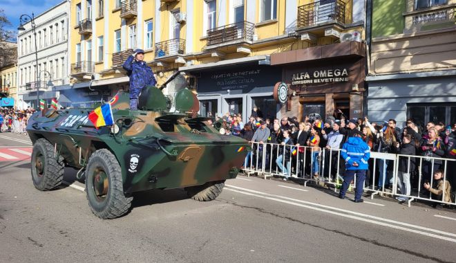 GALERIE FOTO Peste 1000 de constănțeni prezenți la parada militară de Ziua României - defilare-2-1701424540.jpg