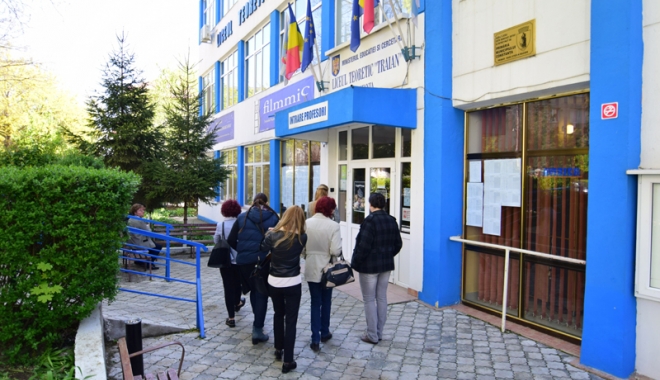 Rezultate mulțumitoare la definitivat. Două note maxime la Constanța - definitivat1-1493640369.jpg