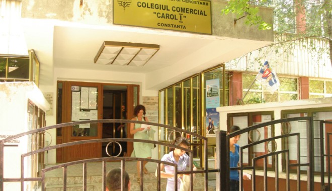 Dascăli de toată jena la Constanța. Doar o treime a luat examenul de Definitivat - definitivatcarol16-1374597665.jpg