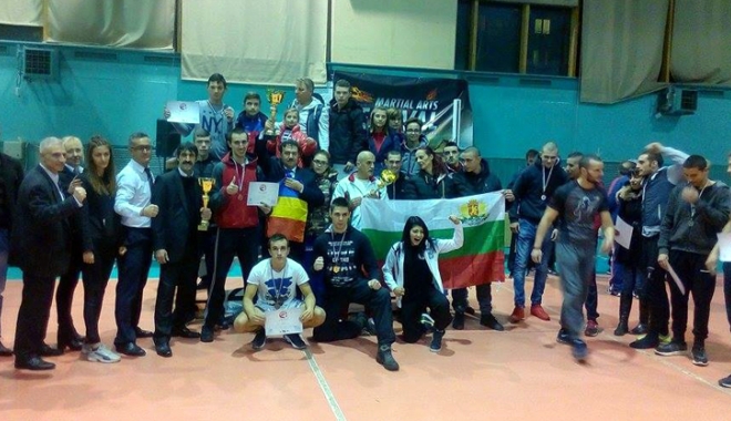 Constănțenii, vedetele Campionatului European de Kung Fu - delegatia-1480352147.jpg