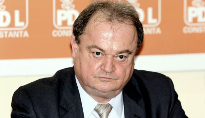 Delegația PDL condusă de Vasile Blaga se întâlnește cu portuarii constănțeni - delegatiapdlcondusadevasileblaga-1400084642.jpg