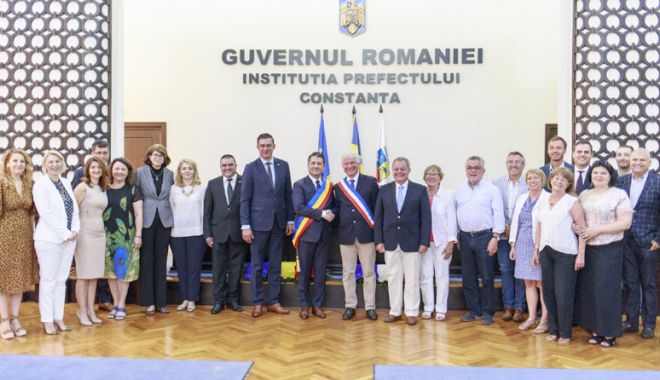 Delegație franceză, în vizită  la Consiliul Județean - delegatie1-1530630619.jpg