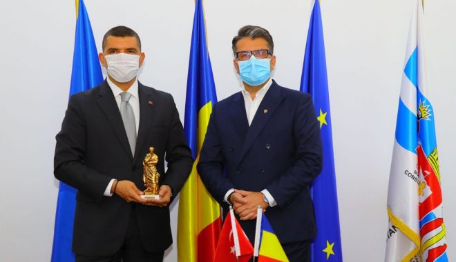 Noul consul general al Republicii Turcia, în vizită la Primăria Constanța - delegatieturcia-1598027965.jpg