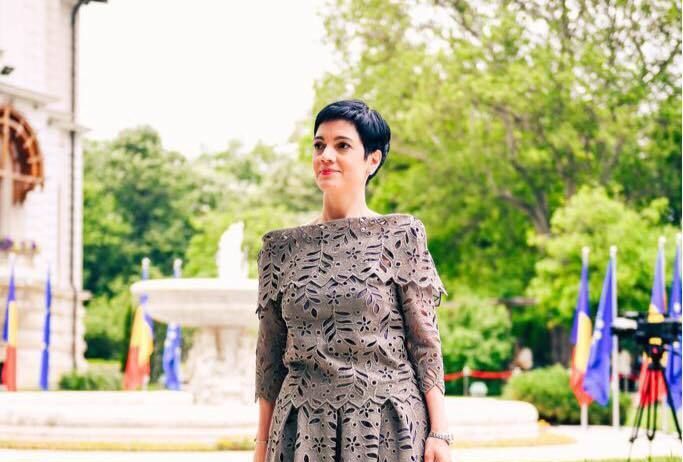 Delia Dinu, șefa protocolului de la Cotroceni, a plecat de la Administrația Prezidențială după 20 de ani - deliadinu2-t-1748332344.jpg