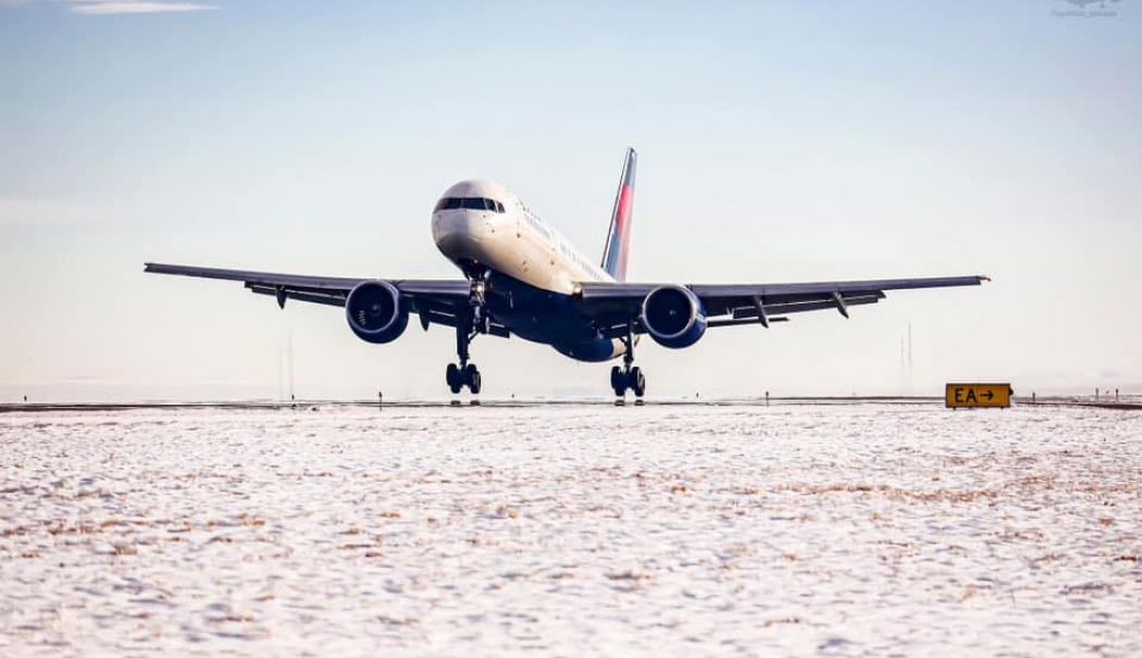 Culmea controlului de securitate! Ce a pățit pasagera care nu avea bilet, dar a reușit să zboare cu avionul