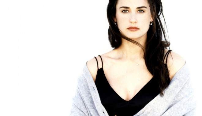 Demi Moore, sex în trei cu Ashton Kutcher - demimoore34-1321913542.jpg