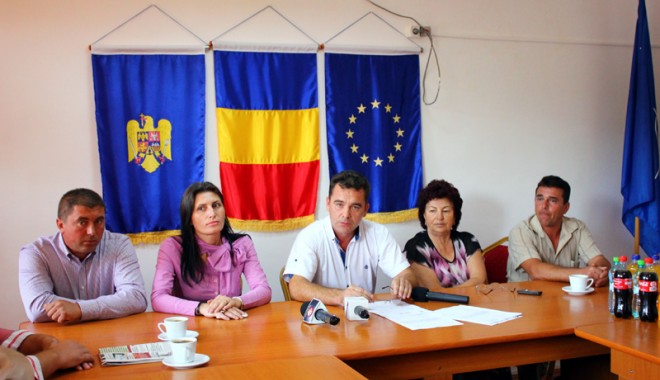 Demisii la PSD Constanța. Consilierii locali de la Peștera au plecat din partid! - demisiilapsdconstantapesteraimg5-1410362700.jpg