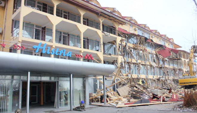 Demolare cu scandal la Hotelul Histria - demolarehotelhistria25-1325013571.jpg