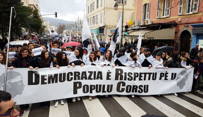 Demonstrații în Corsica, în favoarea autonomiei, înaintea vizitei președintelui Macron - demonstratii-1517750338.jpg