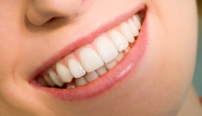 Presiunea atmosferică dă dureri de dinți - dental-1337379970.jpg