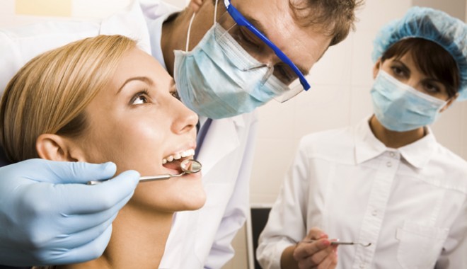 Diabetul, depistat  de dentist - dentist-1311515960.jpg