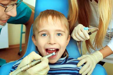 Când îl ducem la dentist pe cel mic - dentist-1321635700.jpg