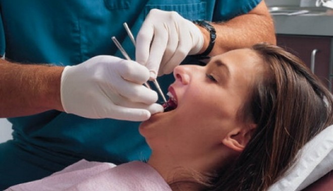 Există constănțeni care nu au văzut niciodată un dentist - dentist12-1315407834.jpg