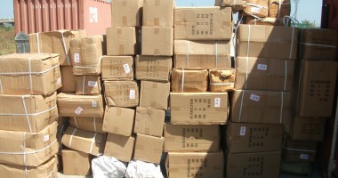Lenjerii și mopuri contrafăcute, confiscate de vameșii constănțeni - deodorantecontrafacute1343395538-1357722010.jpg