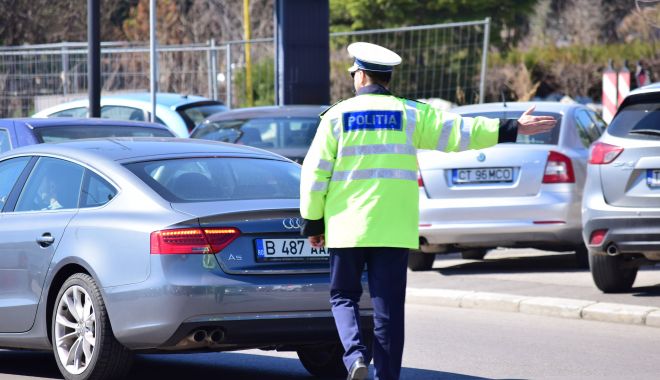 Manevre riscante în trafic, când stai 