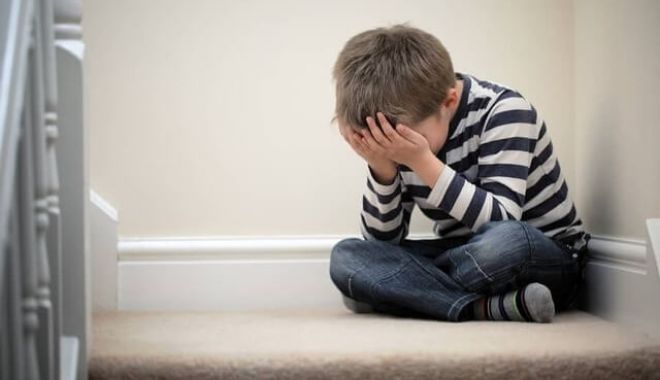 Adolescent de 17 ani, reținut după ce ar fi violat un copil de 6 ani. Cei doi erau vecini - depresiacopiiadolescentitulburar-1532426329.jpg