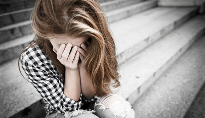 SCENE GROAZNICE ÎN ZONA CET DIN CONSTANȚA. DOUĂ FETIȚE DE 10 ANI, VIOLATE ȘI AGRESATE SEXUAL DE UN VECIN DE BLOC - depressionkidgirl735350-1499412477.jpg