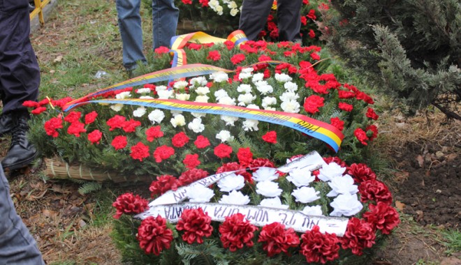 Depuneri de coroane la Dobrici - depuneredecoroane31324562174-1380018996.jpg