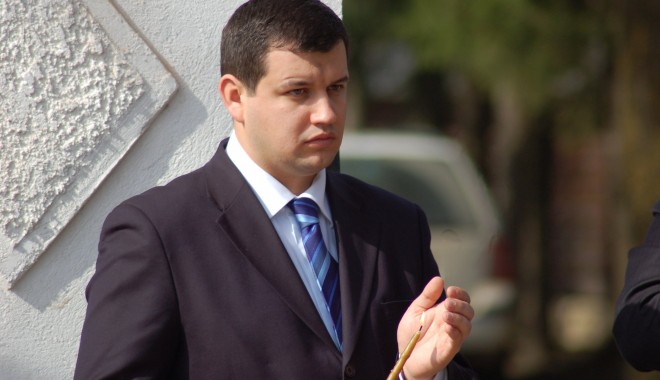 Ce spune președintele Partidului Mișcarea Populară, despre Crin Antonescu - deputat5-1376817370.jpg
