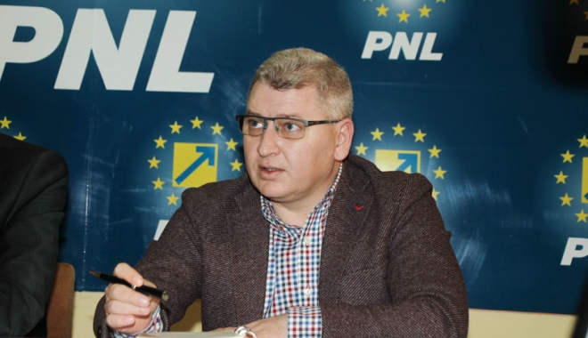 Deputatul PNL  Florin Roman intră în greva foamei. Care este motivul - deputatgrevafoameiflorinroman-1505224521.jpg