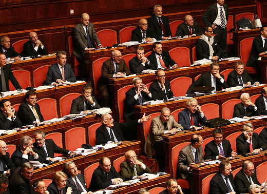Deputații au respins legea profesiei de jurnalist - deputati-1316173484.jpg