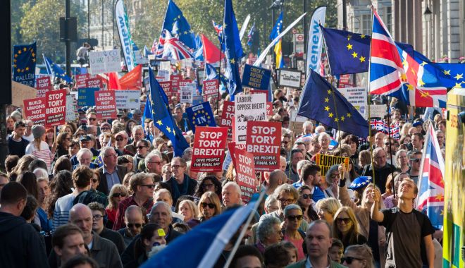 Deputații britanici au convenit să protejeze drepturile cetățenilor UE după Brexit - deputatii-1551375916.jpg