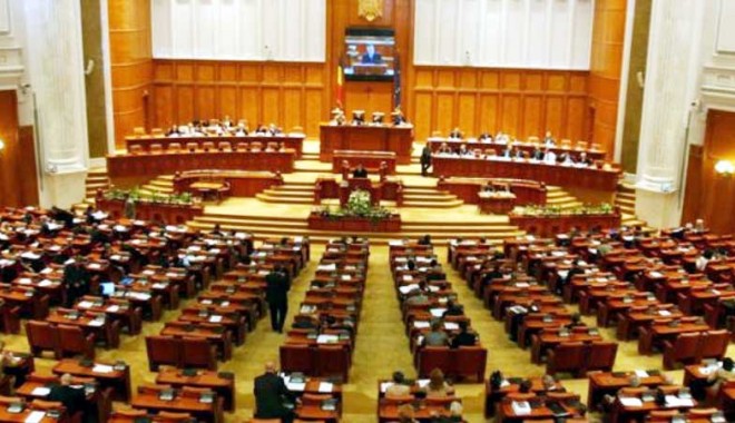 Deputații au cheltuit,  în septembrie,  1,2 milioane lei  pentru cazare - deputatiiaucheltuit-1386265185.jpg