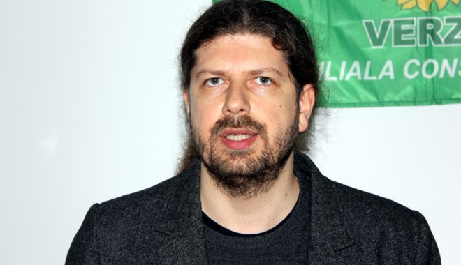 Deputații au respins parteneriatul civil între persoanele de același sex - deputatiiaurespinsunanremuscerne-1402504276.jpg