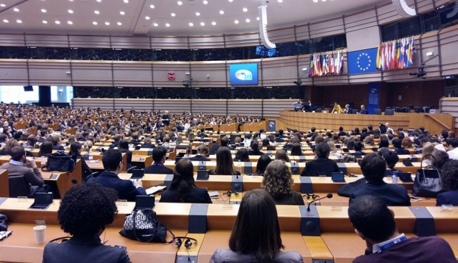 Deputații comunitari cer un cod de conduită mai sever pentru comisarii europeni - deputatiicomunitariceruncoddecon-1475681440.jpg