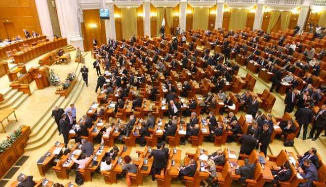Deputații vor stabili dacă mamele cu mai mulți copii primesc rentă viageră - deputatiivorstabilirentaviageram-1476805218.jpg