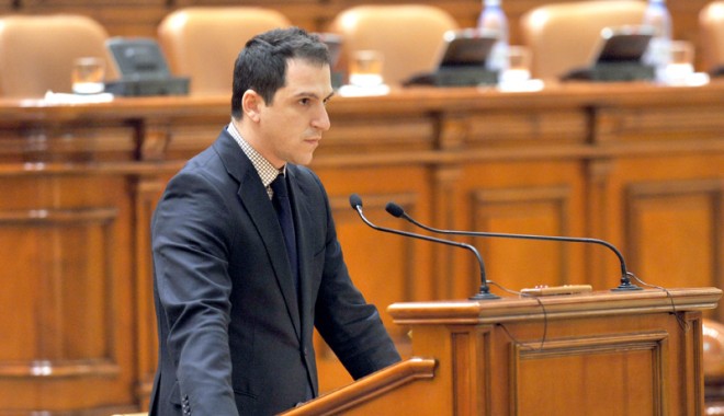 Mihai Tararache solicită să se facă public raportul comisiei MEN de la Universitatea 