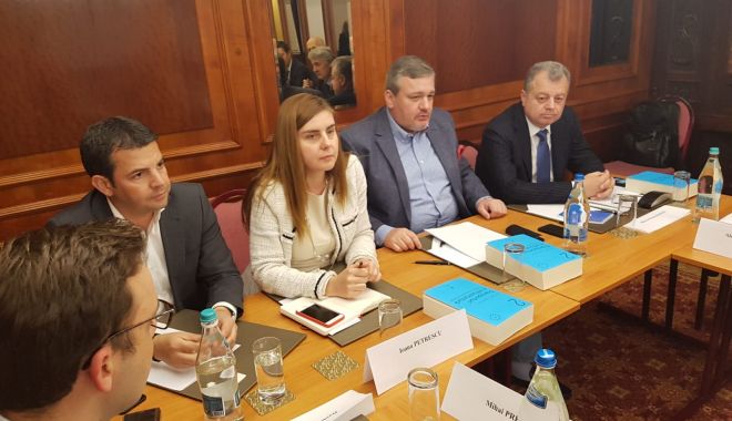 Deputatul Mircea Banias, dialoguri pe infrastructură în cadrul unei dezbateri marca Pro România - deputatulmirceabanias-1554310379.jpg