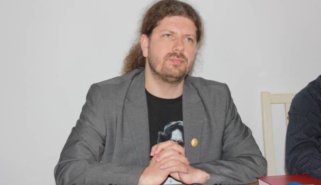 Deputatul Remus Cernea a pus  gând rău Delfinariului din Constanța - deputatulremuscernea5-1431015765.jpg