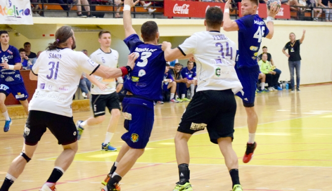 Derby de foc la Sala Sporturilor! HC Dobrogea Sud înfruntă pe Dinamo - derby-1506703397.jpg