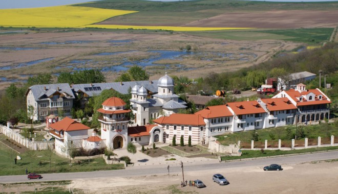 Înălțarea Sfintei Cruci, hramul de toamnă al mănăstirii Dervent - dervent-1379006009.jpg