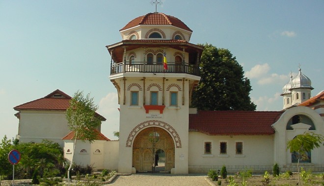 50 de jandarmi îi 