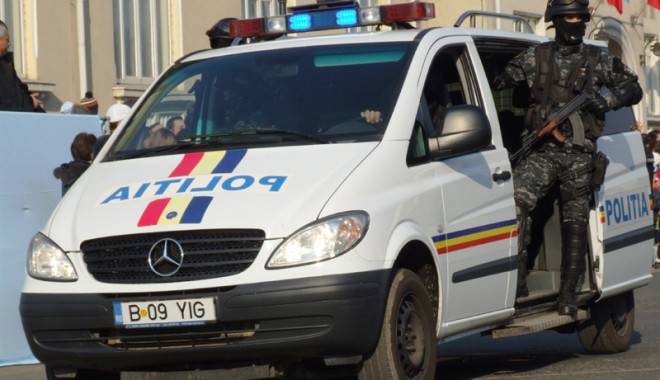 Descinderi cu mascați la evazioniștii cu motorină din Constanța - descindere-1347375283.jpg