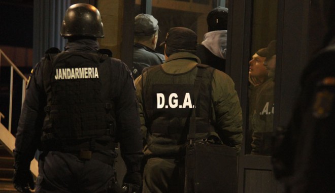 Patroni constănțeni cercetați pentru afaceri ilegale - descinderi-1311358592.jpg