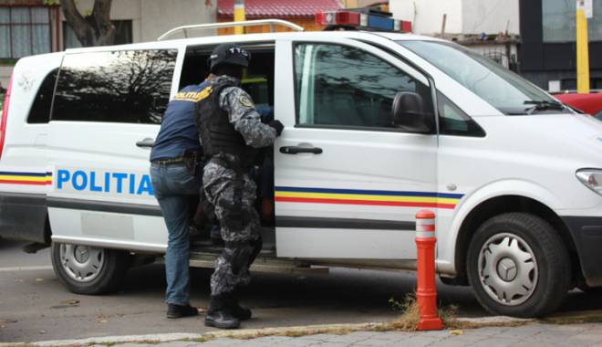 Descinderi cu mascați, la Constanța - descinderi-1453398226.jpg