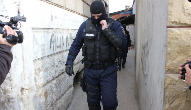 Descinderi de amploare! Sunt vizate fapte de corupție - descinderi-1455781175.jpg