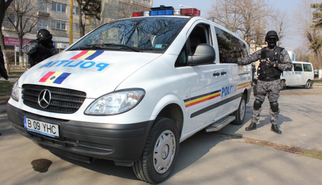 Descinderi cu mascați în comuna Nicolae Bălcescu. Viceprimarul, acuzat că fură apă! - descindericumascatilanicolaebalc-1390498413.jpg