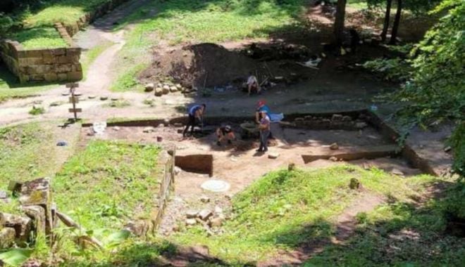 Descoperirea uriașă la Sarmizegetusa Regia: Un misterios templu dacic iese la iveală după două milenii - descoperiretempludacicnousarmize-1631377220.jpg