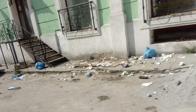 Nu mai aruncați gunoaiele la întâmplare! Riscați să fiți amendați