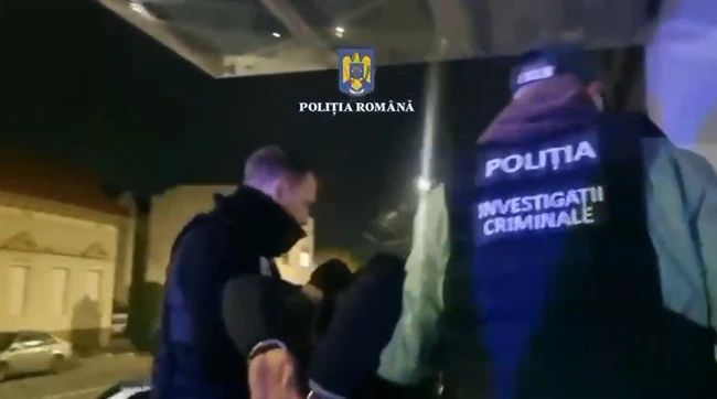 Detalii cumplite în cazul fetiței de cinci ani care a fost violată: „Două minute a lipsit tatăl să le ia suc”