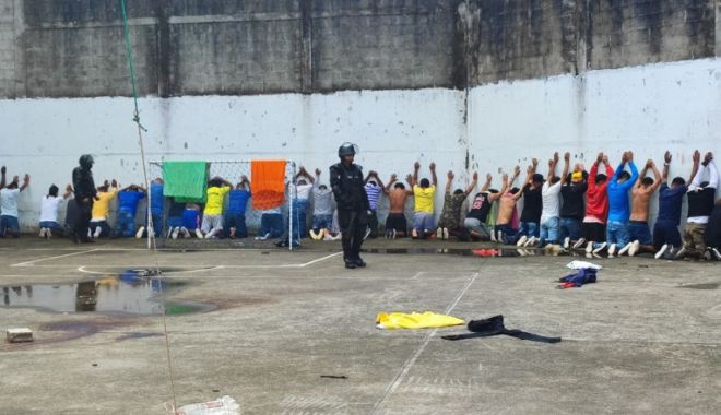 Masacru într-o închisoare din Ecuador. Peste 40 de deţinuţi au fost uciși