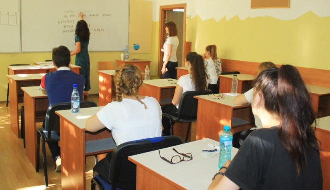 Dezbatere asupra proiectelor planurilor cadru pentru învățământul liceal, la Colegiul Național Pedagogic Constanța - dezbatere-1516642605.jpg