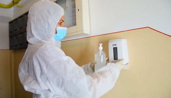 Dezinfectant pentru mâini în scările de bloc din Constanța - dezinfectanti-1588143826.jpg