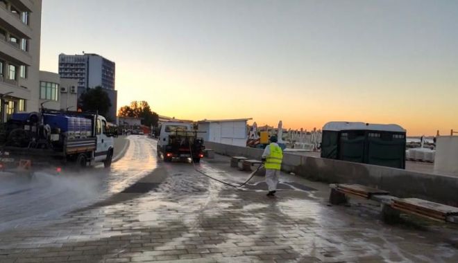 Faleza, trotuarele, băncile și piațetele din stațiunea Mamaia - dezinfectate - dezinfectie-1594564468.jpg